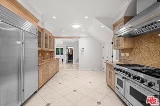 204 Foothill Rd - Photo 5 of 8