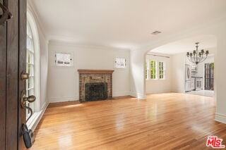 433 Norwich Dr - Photo 2 of 8