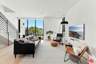 6077 1/2 Horner St - Photo 2 of 8