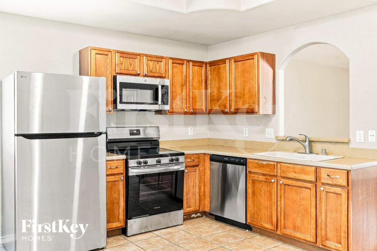 6267 Gillian Park Dr - Photo 6 of 17