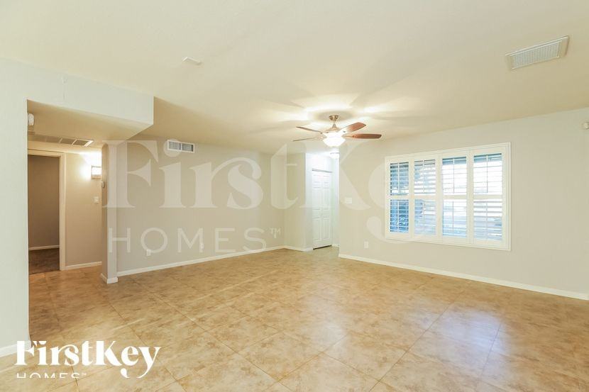 5106 S Fairfield Dr - Photo 5 of 15