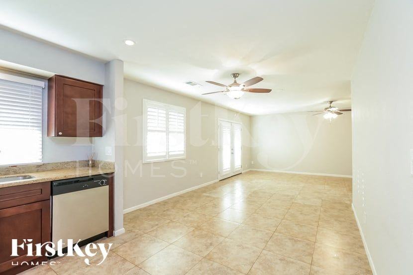 5106 S Fairfield Dr - Photo 7 of 15