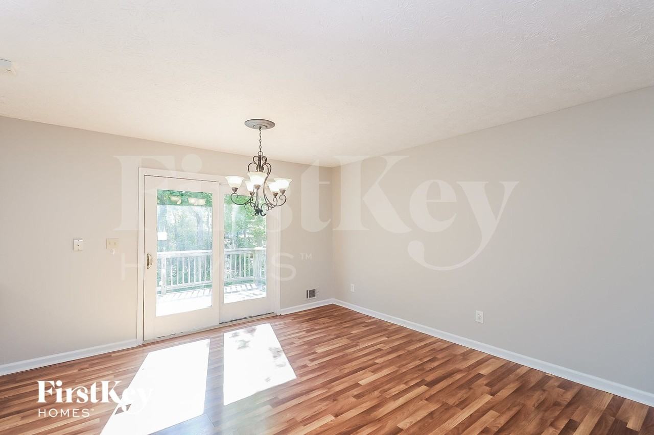 4894 Raven Way Ne - Photo 4 of 15