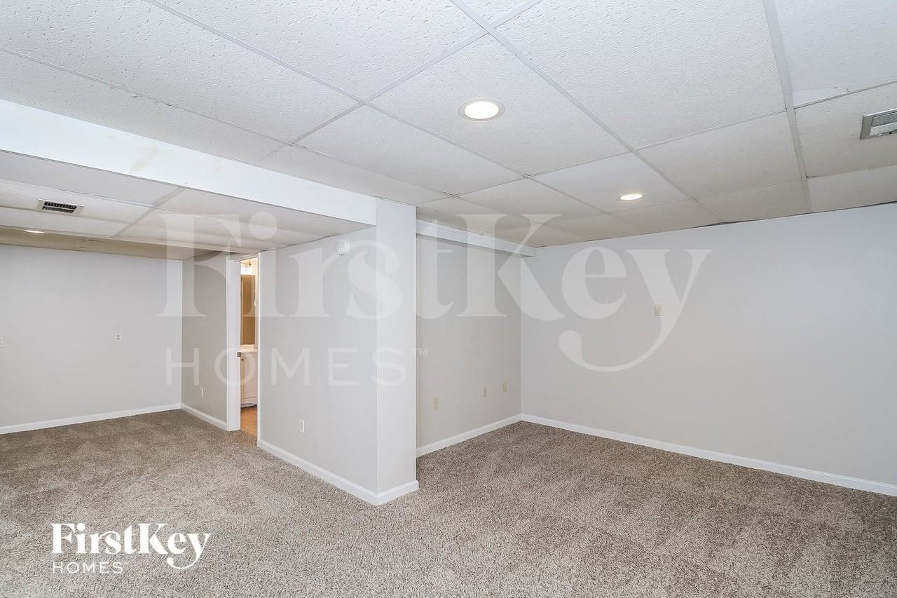 4894 Raven Way Ne - Photo 7 of 15
