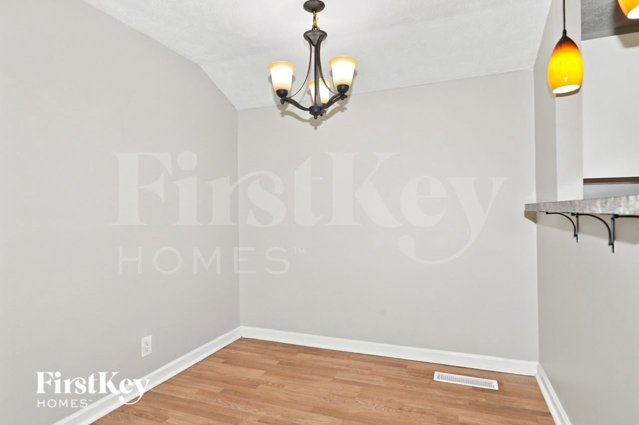 4801 Leone Dr - Photo 4 of 16