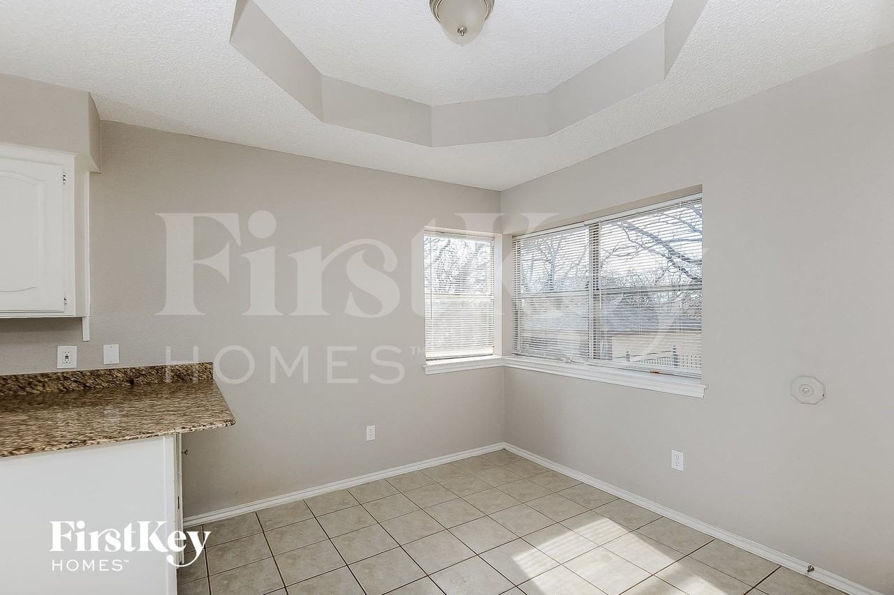 4108 April Dr - Photo 4 of 15