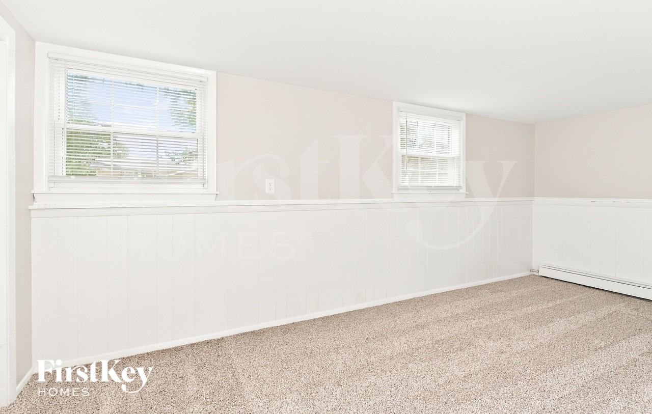 401 Longview Dr - Photo 3 of 15