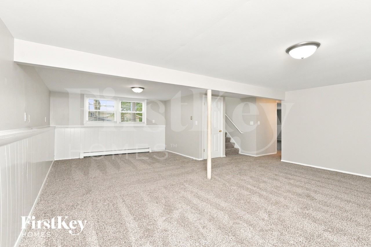 401 Longview Dr - Photo 5 of 15