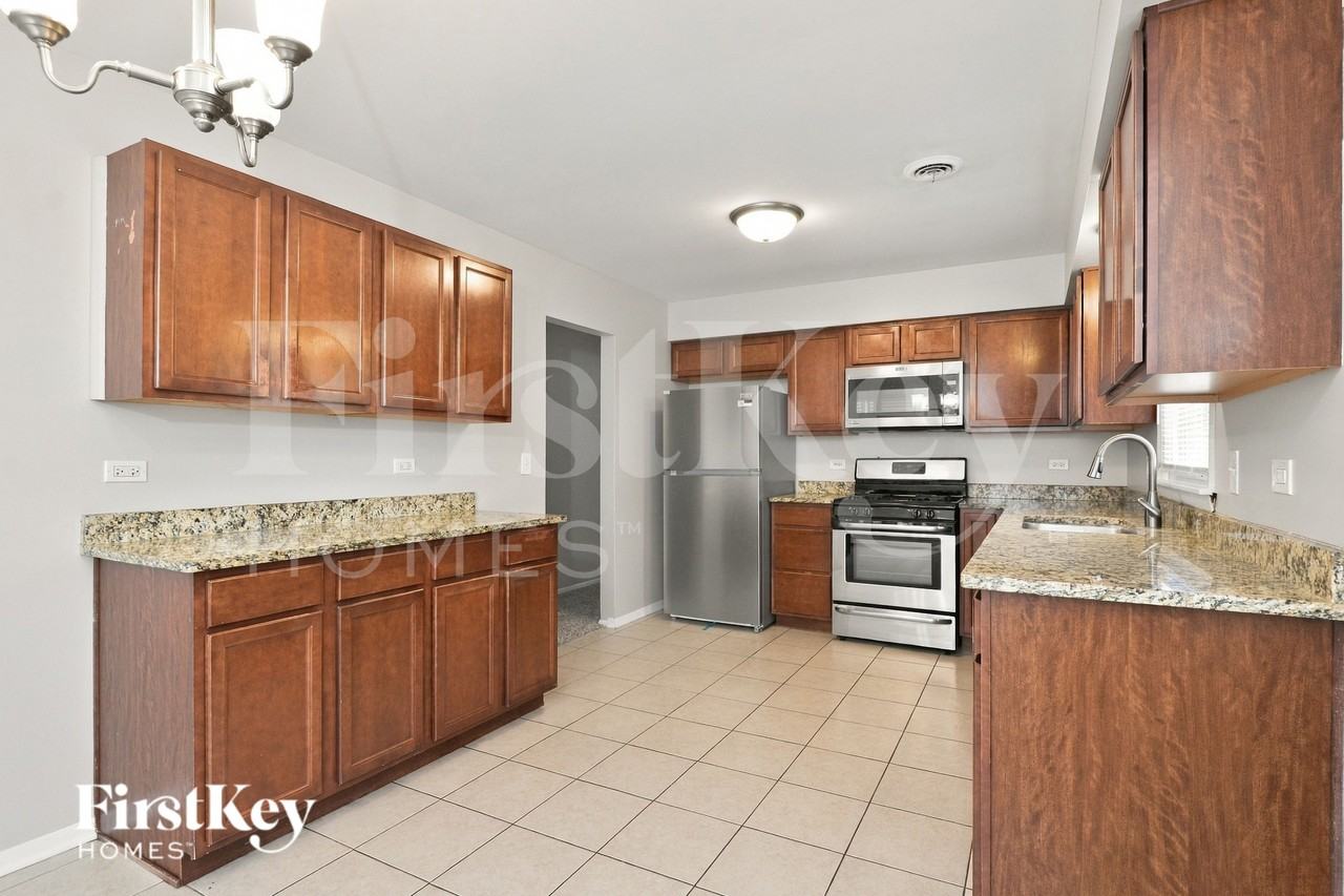 401 Longview Dr - Photo 6 of 15