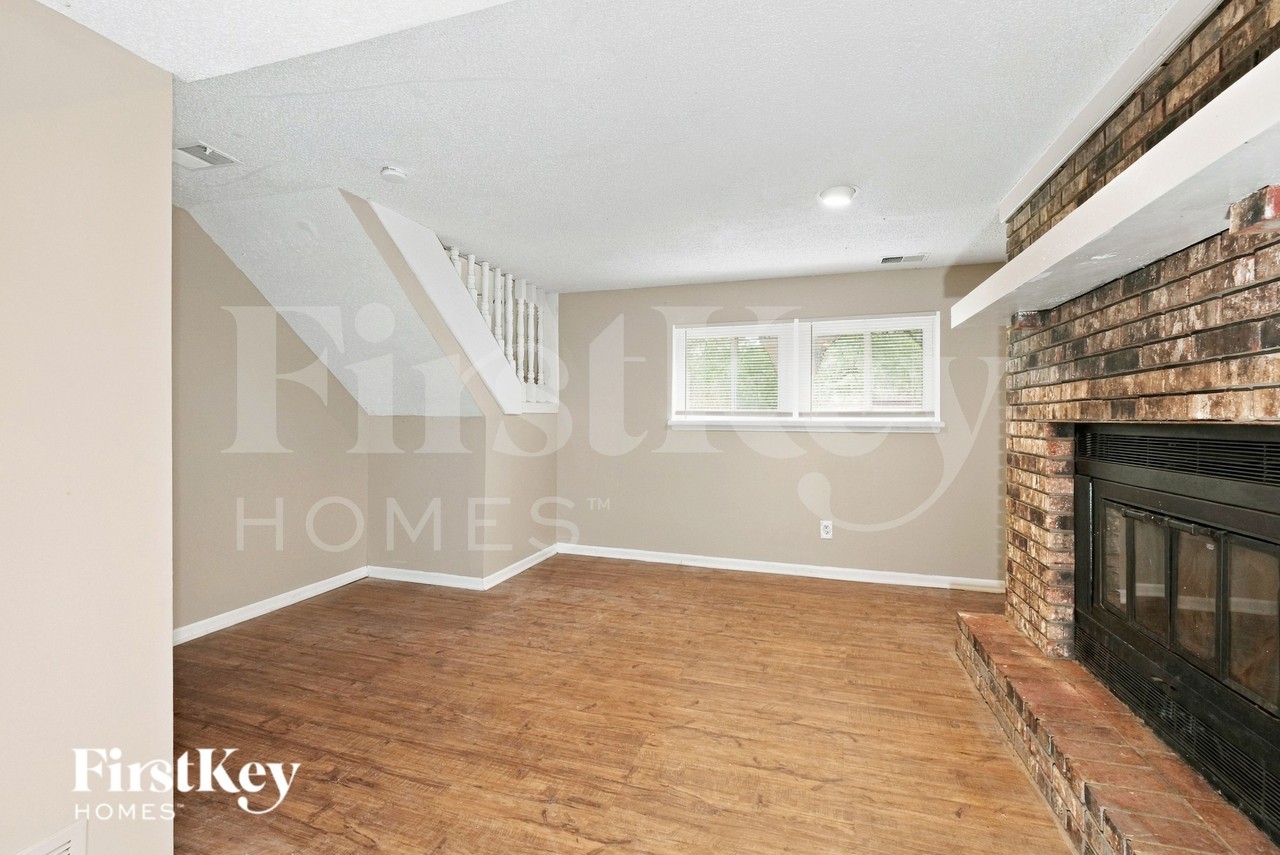 400 Sw Keystone Ct - Photo 3 of 16