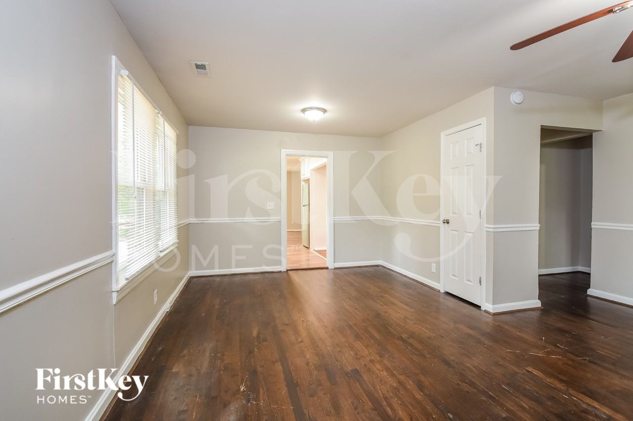 3861 Furr Ave - Photo 4 of 15