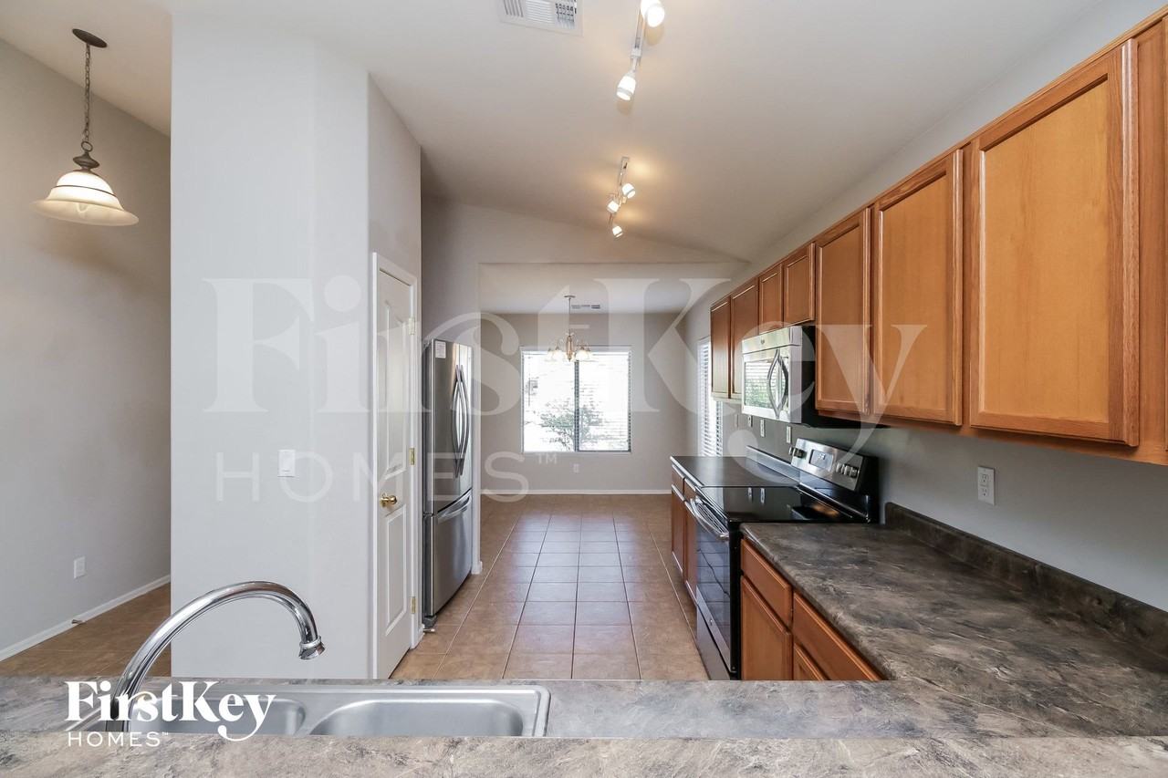 3193 W Sunshine Butte Dr - Photo 5 of 15