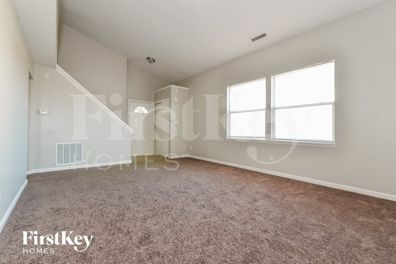 2603 Dawnlake Dr - Photo 3 of 14