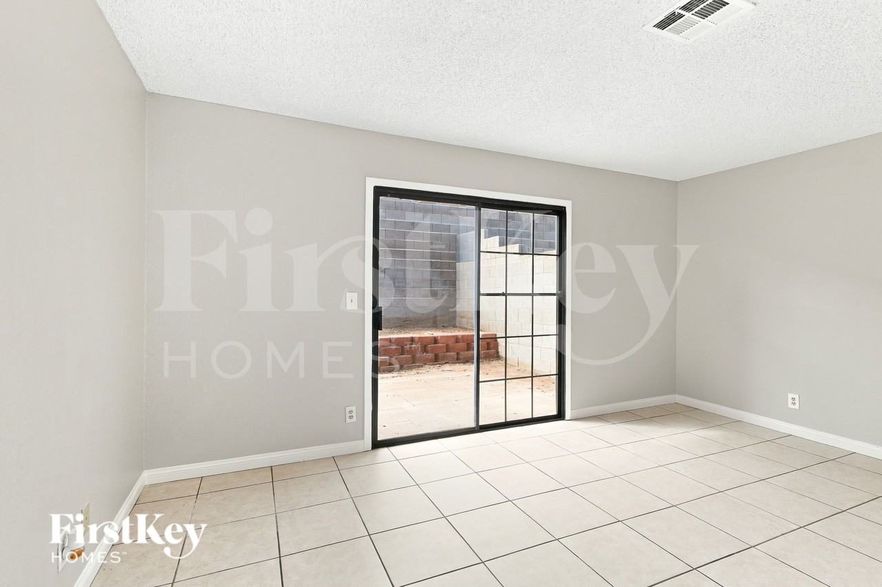 1809 Yellow Rose St - Photo 7 of 16
