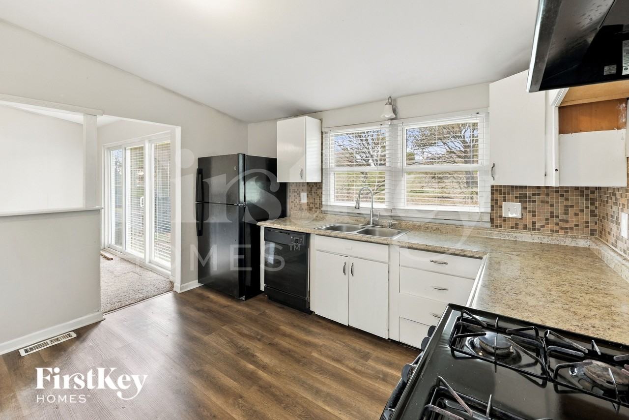 1525 Aintree Dr - Photo 7 of 16