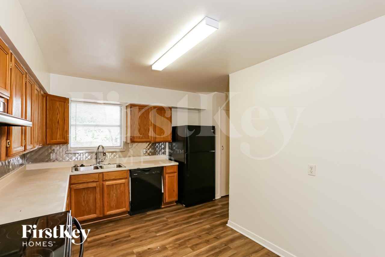 10455 Plummer Dr - Photo 5 of 16