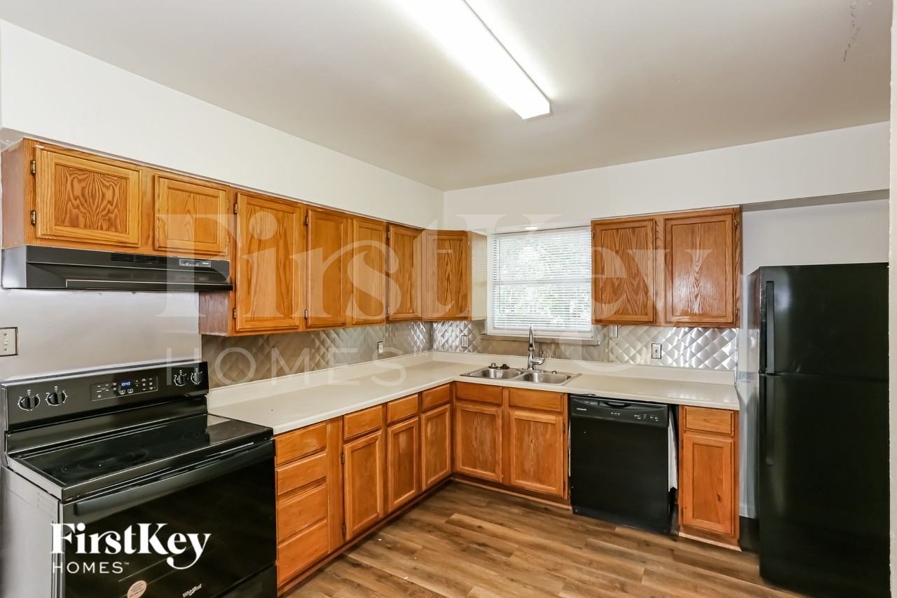 10455 Plummer Dr - Photo 7 of 16