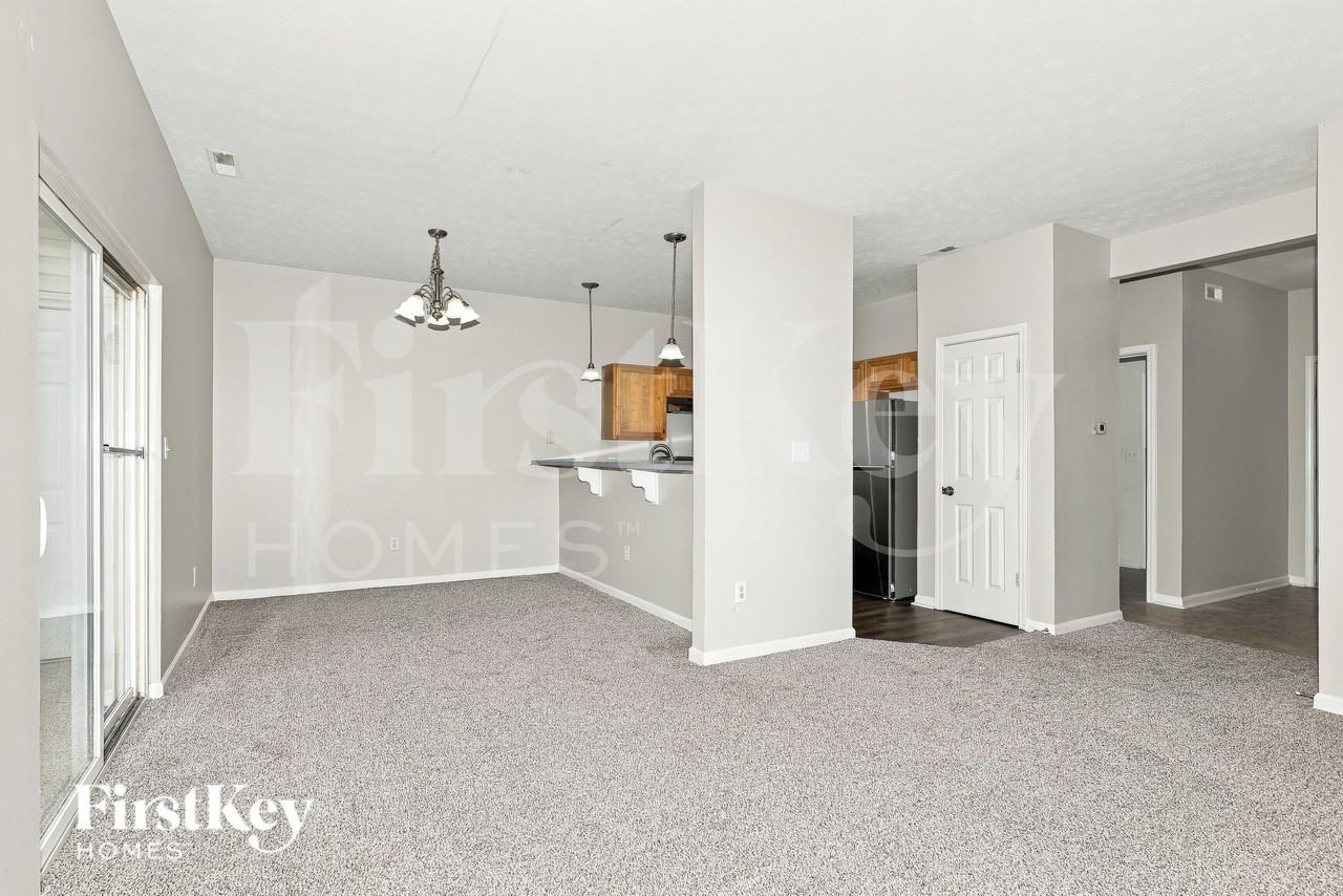 10368 Platinum Dr - Photo 3 of 16