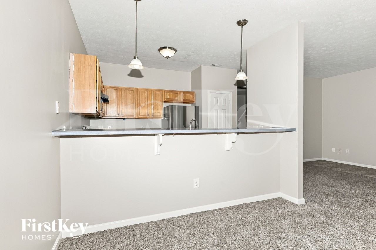10368 Platinum Dr - Photo 4 of 16