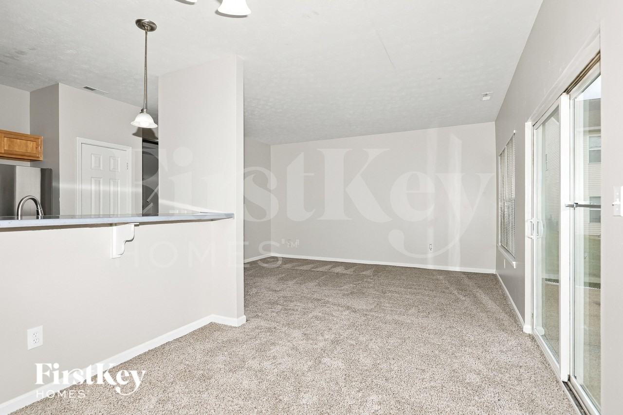 10368 Platinum Dr - Photo 5 of 16