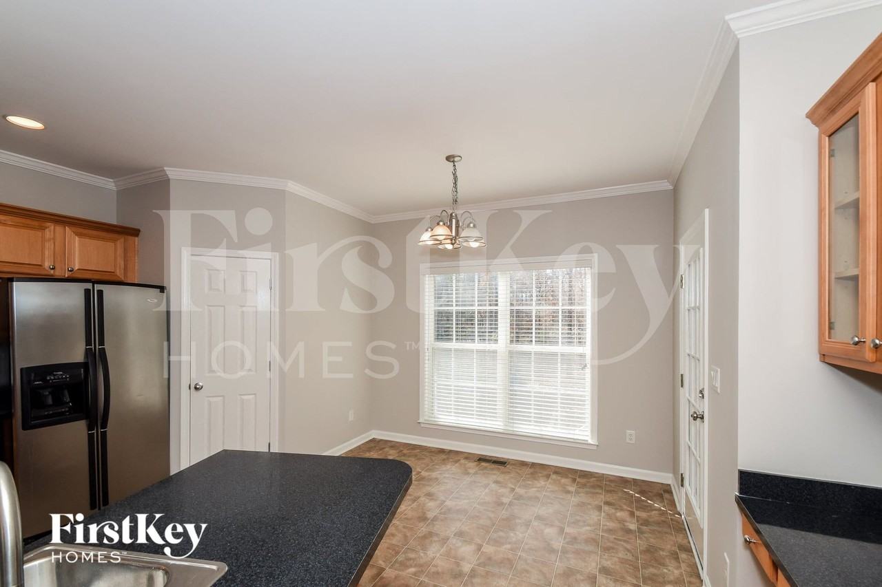 101 Orchard Ln - Photo 4 of 15
