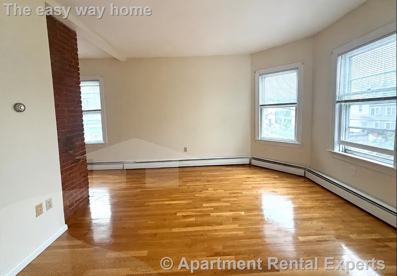 66 Morton Ave #2 - Photo 6 of 21