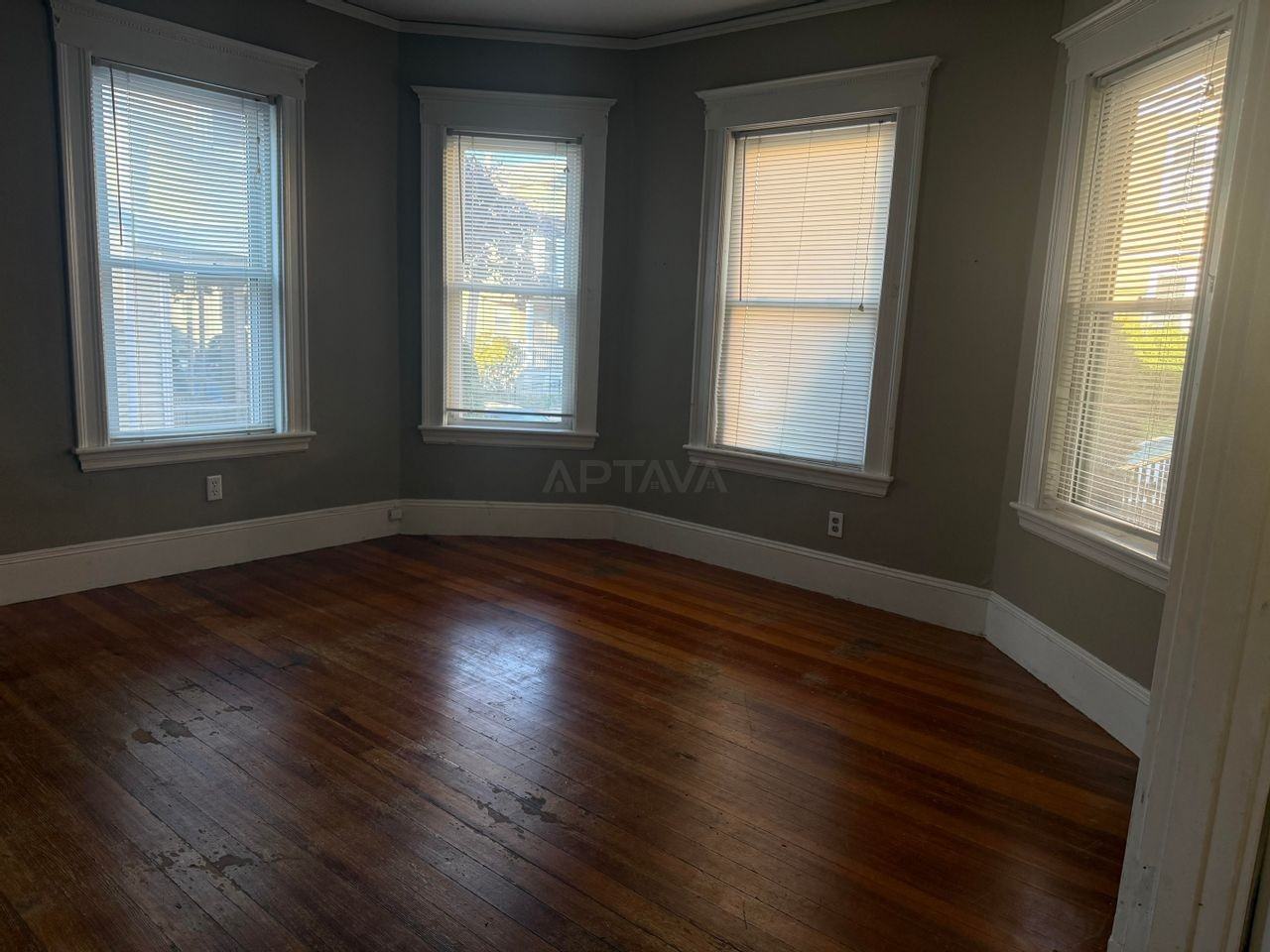 17 Mason St - Photo 5 of 12