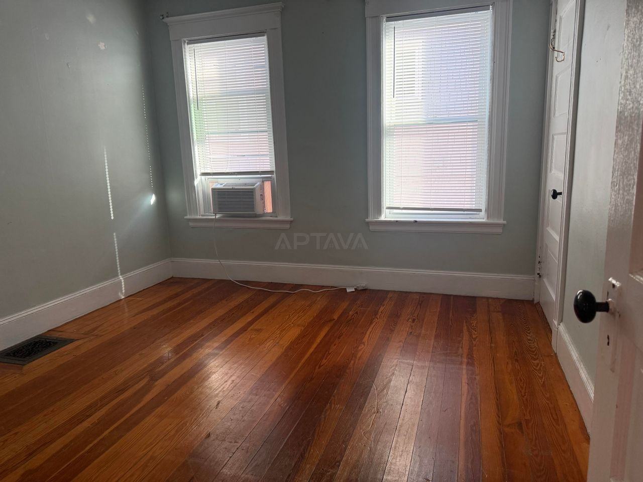 17 Mason St - Photo 6 of 12