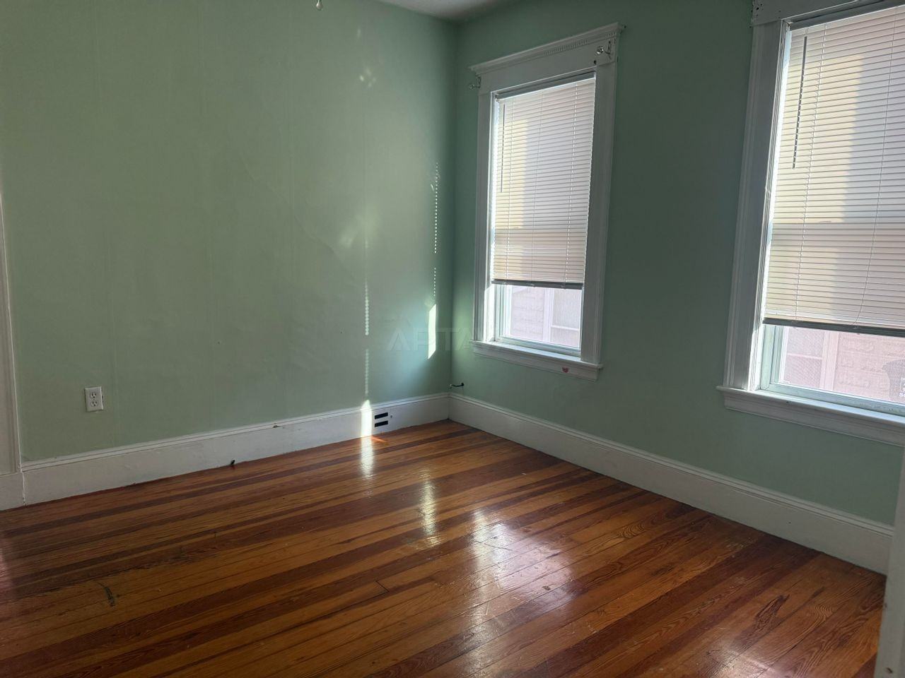 17 Mason St - Photo 7 of 12