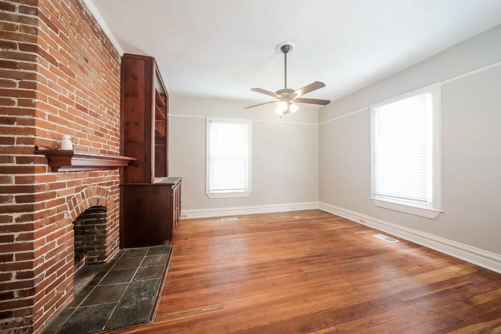 2057 Vinton Ave - Photo 4 of 18
