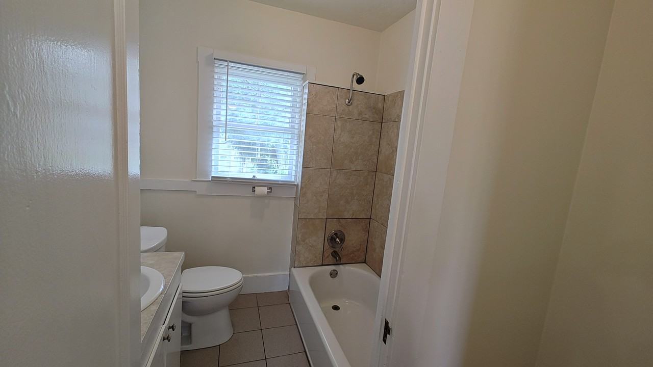 2001 6th Ave W - Photo 4 of 14