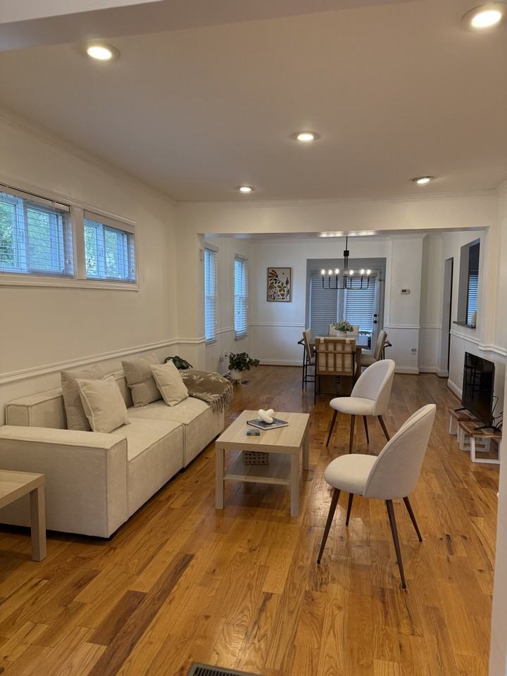 3722 26th St Ne - Photo 3 of 27
