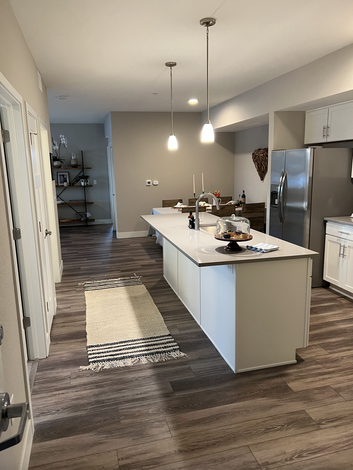 230 S Cherrywood Dr - Photo 2 of 21