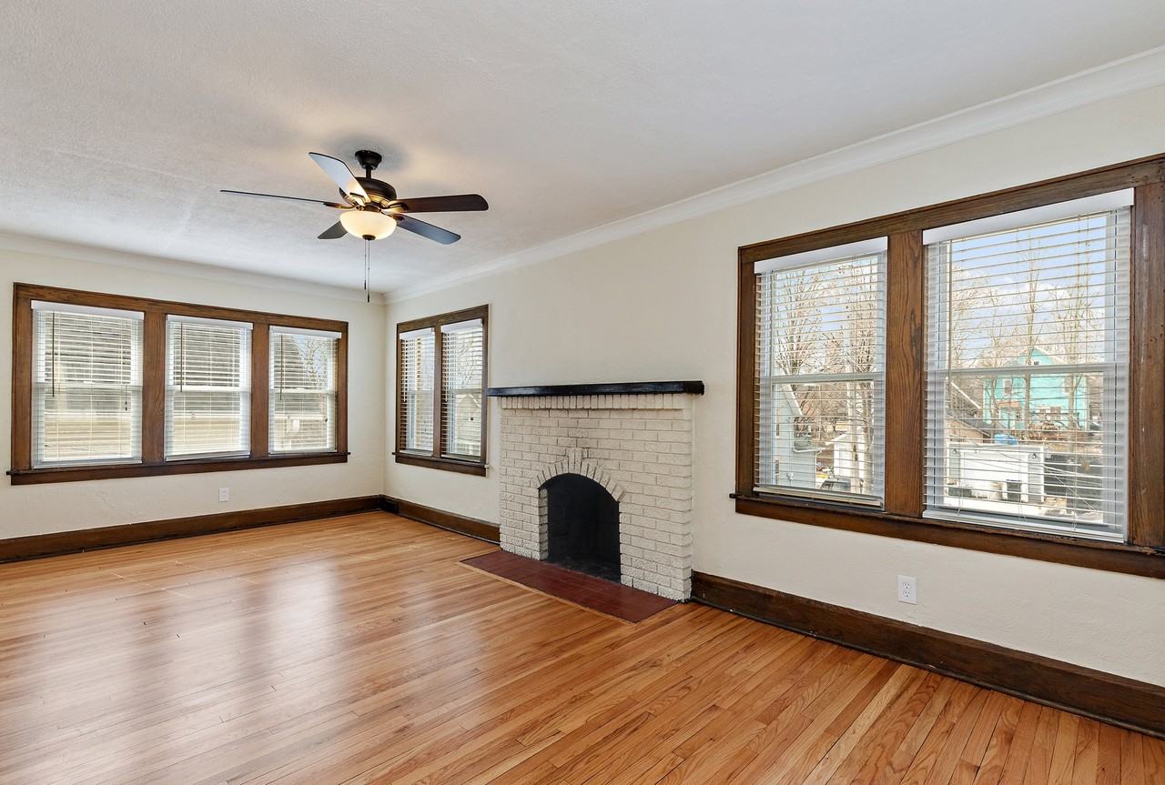 124 S Chicago Ave #2 - Photo 5 of 16