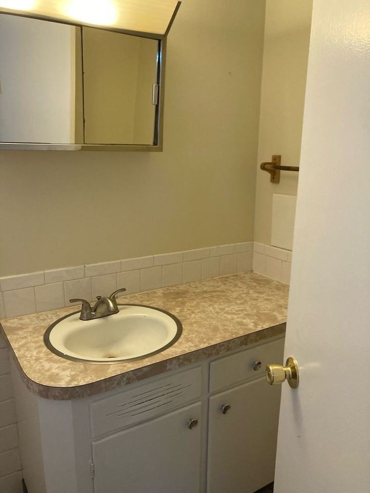 180 Andover St #18 - Photo 3 of 7
