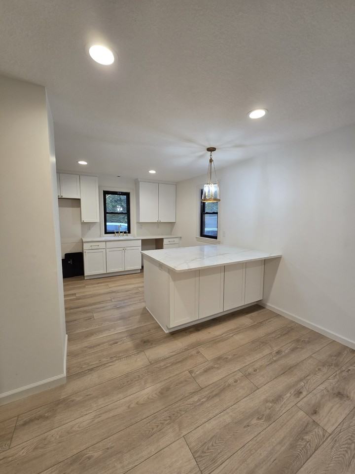 856 4th St Sw - Photo 7 of 18