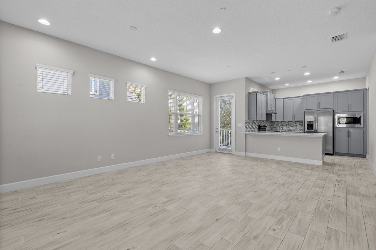 13429 Granger Ave - Photo 7 of 34