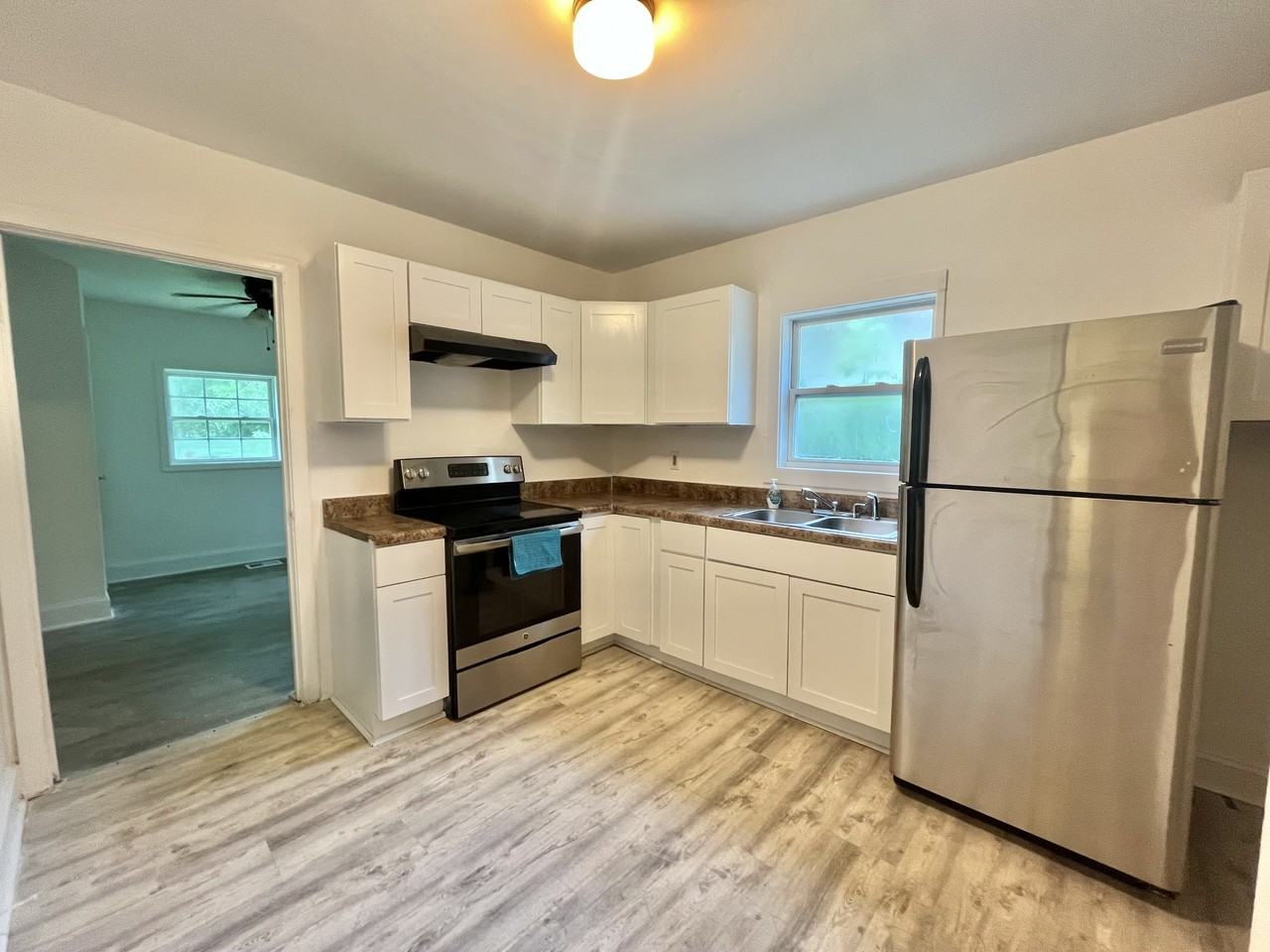 2015 Chicago Ave Nw - Photo 3 of 11