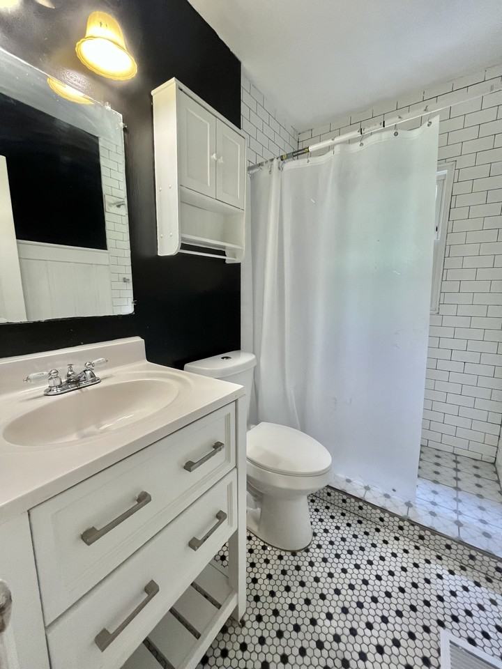 2015 Chicago Ave Nw - Photo 6 of 11