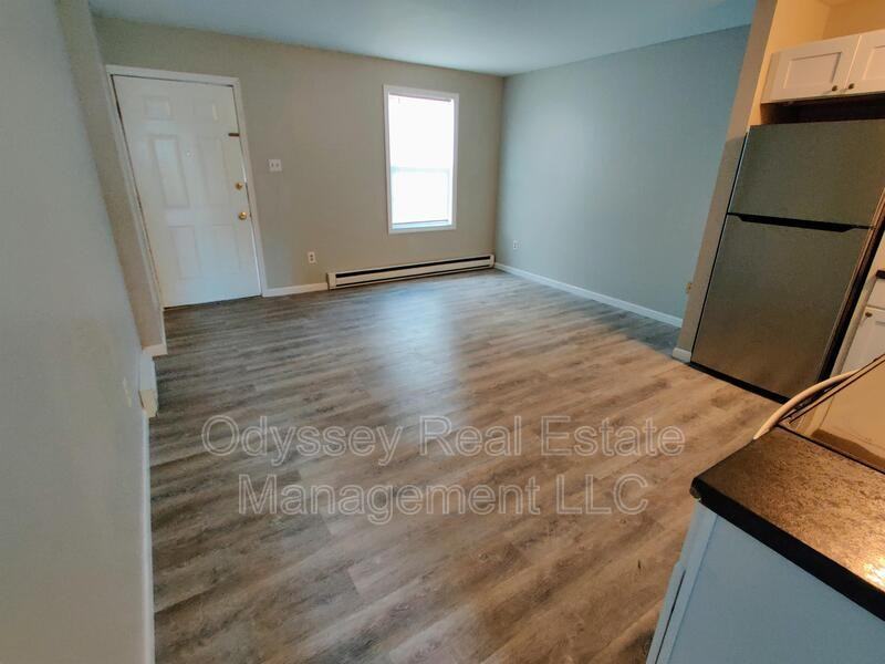 10 Main St - Photo 6 of 15