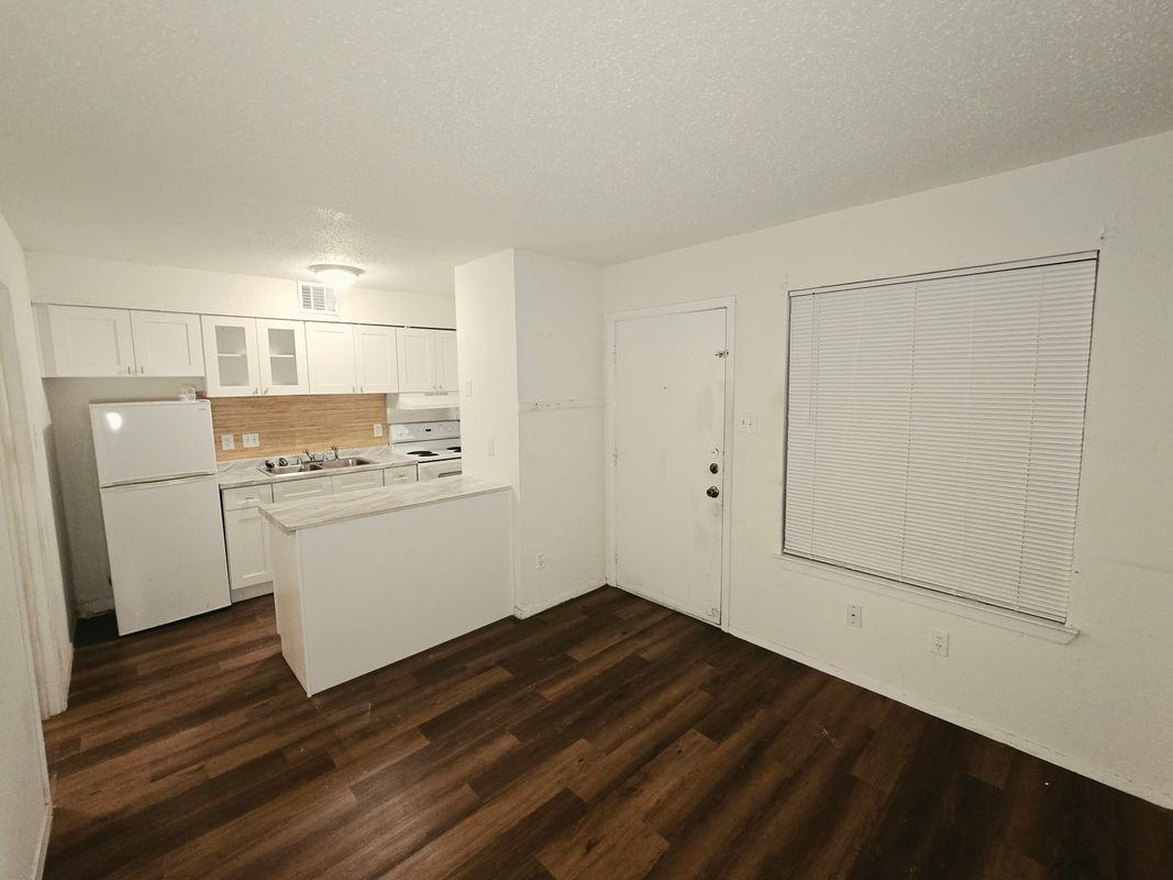 2620 Ektom Dr ##A - Photo 2 of 6