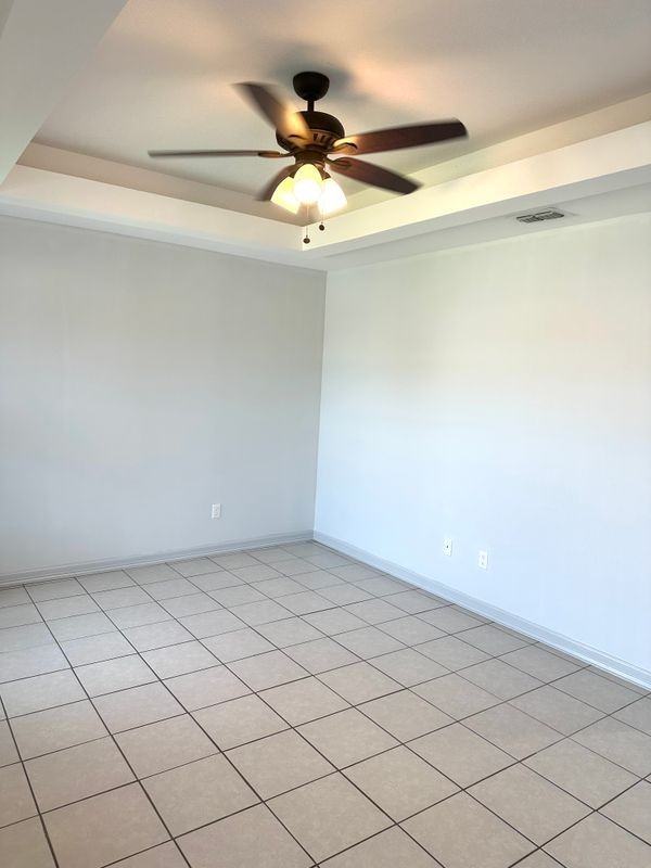 328 Clemente Ave - Photo 5 of 24
