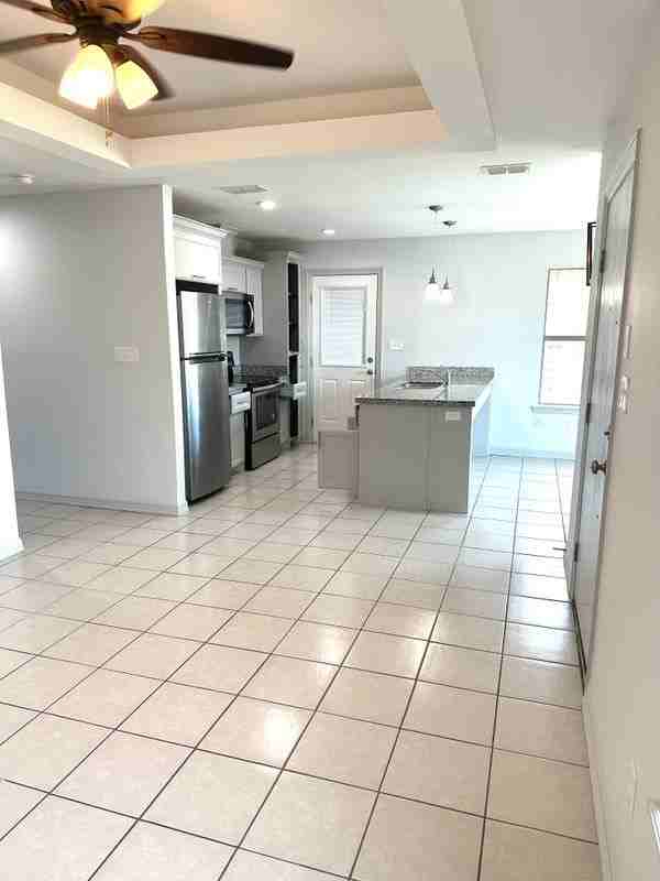328 Clemente Ave - Photo 7 of 24