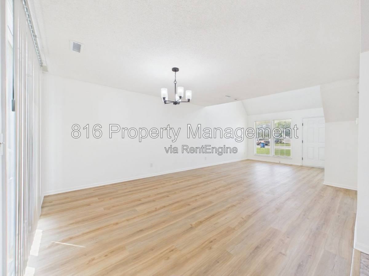 504 Spring Ave - Photo 6 of 10