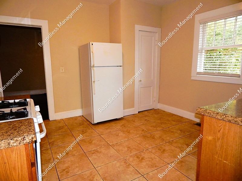 1776 Lyle Ave - Photo 6 of 12