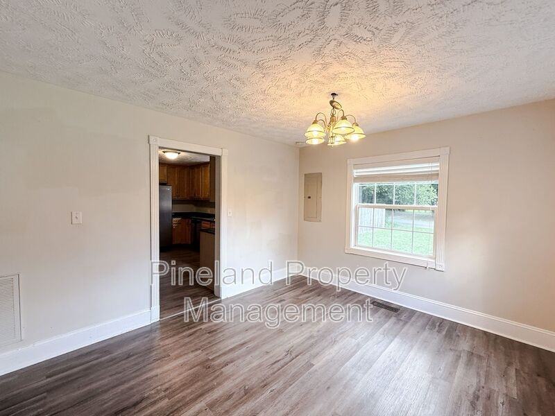 5300 Walnut Dr - Photo 4 of 19