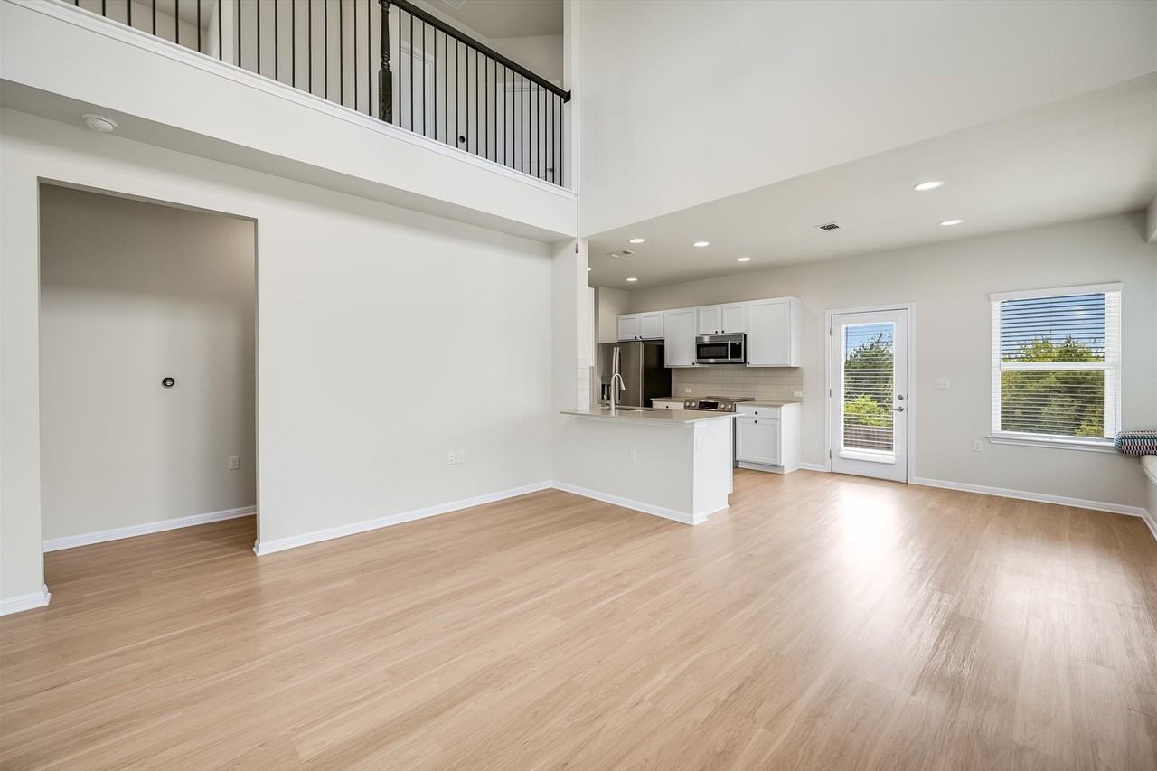 16309 Fetching Ave - Photo 4 of 20
