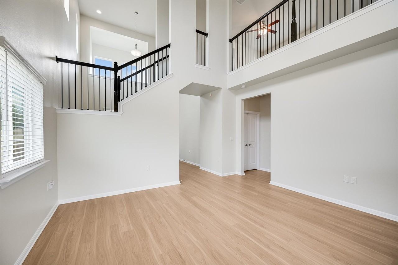 16309 Fetching Ave - Photo 5 of 20
