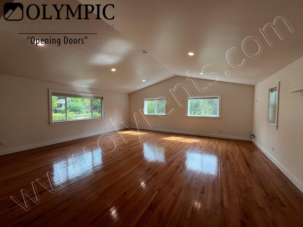 2043 Bethel St Ne - Photo 2 of 23