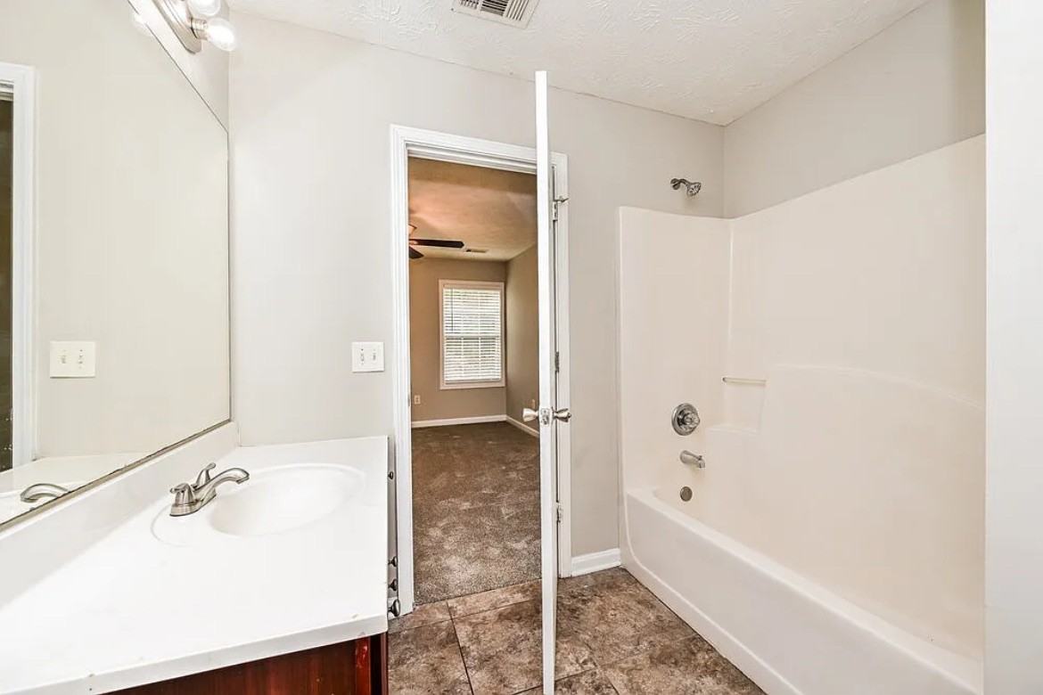 120 Sampson Ct #120 - Photo 7 of 8